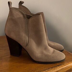 Elegant Tan Women's Ankle Boots